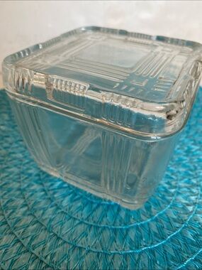 Vintage 1930s-1940s Hazel Atlas Criss Cross Pattern Refrigerator Dish